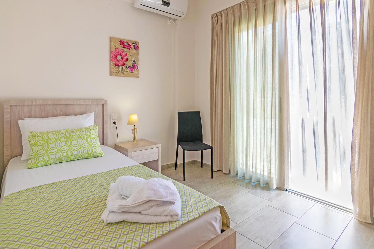 Evgoro Luxury Suites อาเยียกาลินี ภายนอก รูปภาพ